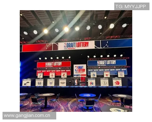 克里斯蒂称赞弗拉格传球能力出色完全适应NBA比赛节奏 克里斯蒂称赞弗拉格传球能力出色完全适应NBA比赛节奏