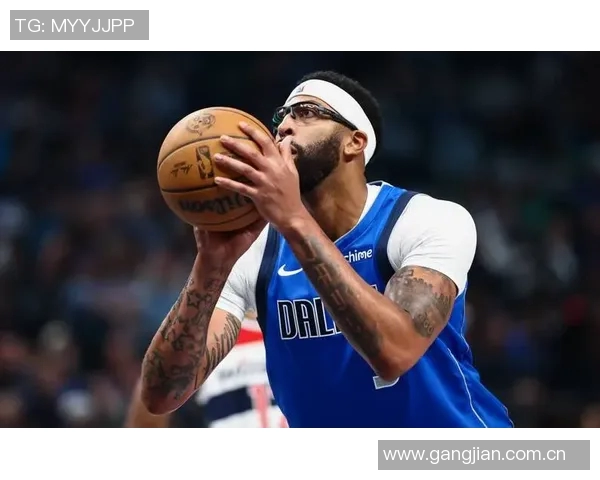 浓眉高效表现引领球队胜利14投11中斩获25分10篮板3助攻3抢断2盖帽