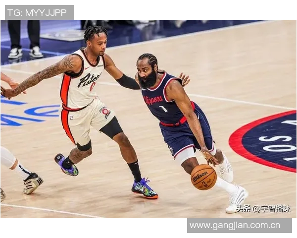 快船训练营第二天精彩瞬间哈登博格丹欢笑小卡保罗同框引关注