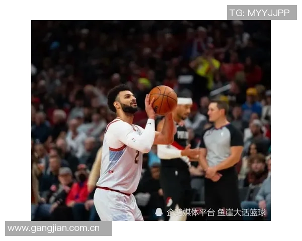 西蒙斯高效得分助力球队胜利豪泽状态低迷表现不佳