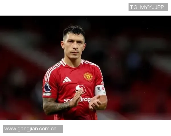 曼联后卫利桑德罗膝伤恢复接近尾声即将重返球队合练 曼联后卫利桑德罗膝伤恢复接近尾声即将重返球队合练