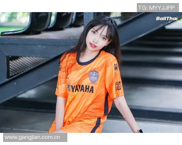 穿077球衣的女球迷晒打球美照展现对篮球的热爱与激情