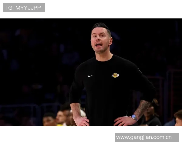 雷迪克谈首发阵容调整詹姆斯缺阵让球队选择变得更加复杂 雷迪克谈首发阵容调整詹姆斯缺阵让球队选择变得更加复杂