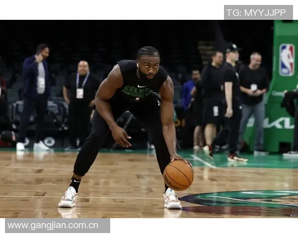 杰伦布朗反思防守失误称今天比赛表现不佳需改进